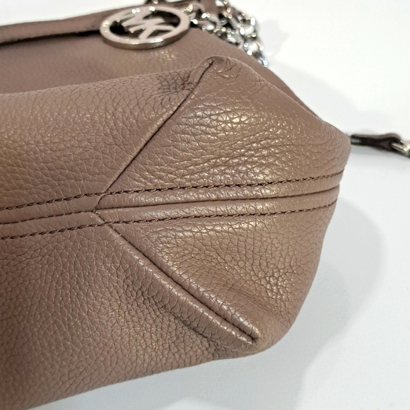 Michael Kors Gorgeous Leather Bag - Picture 12 of 16